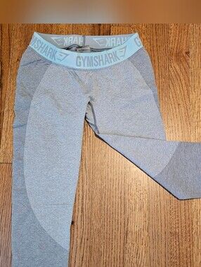 Gymshark Women's Flex Seamless Capri Leggings Grey ~ Medium